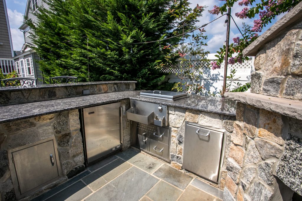 custom outdoor kitchen