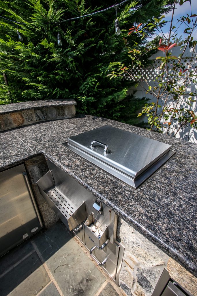 outdoor kitchen contractors near me