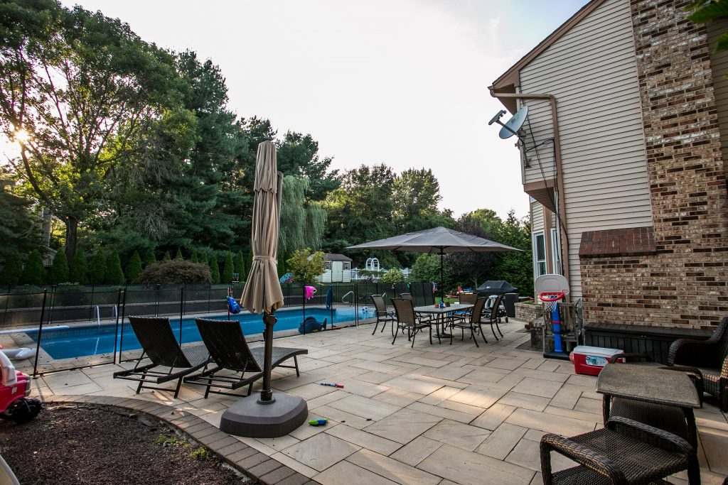 pool deck landscaping ideas